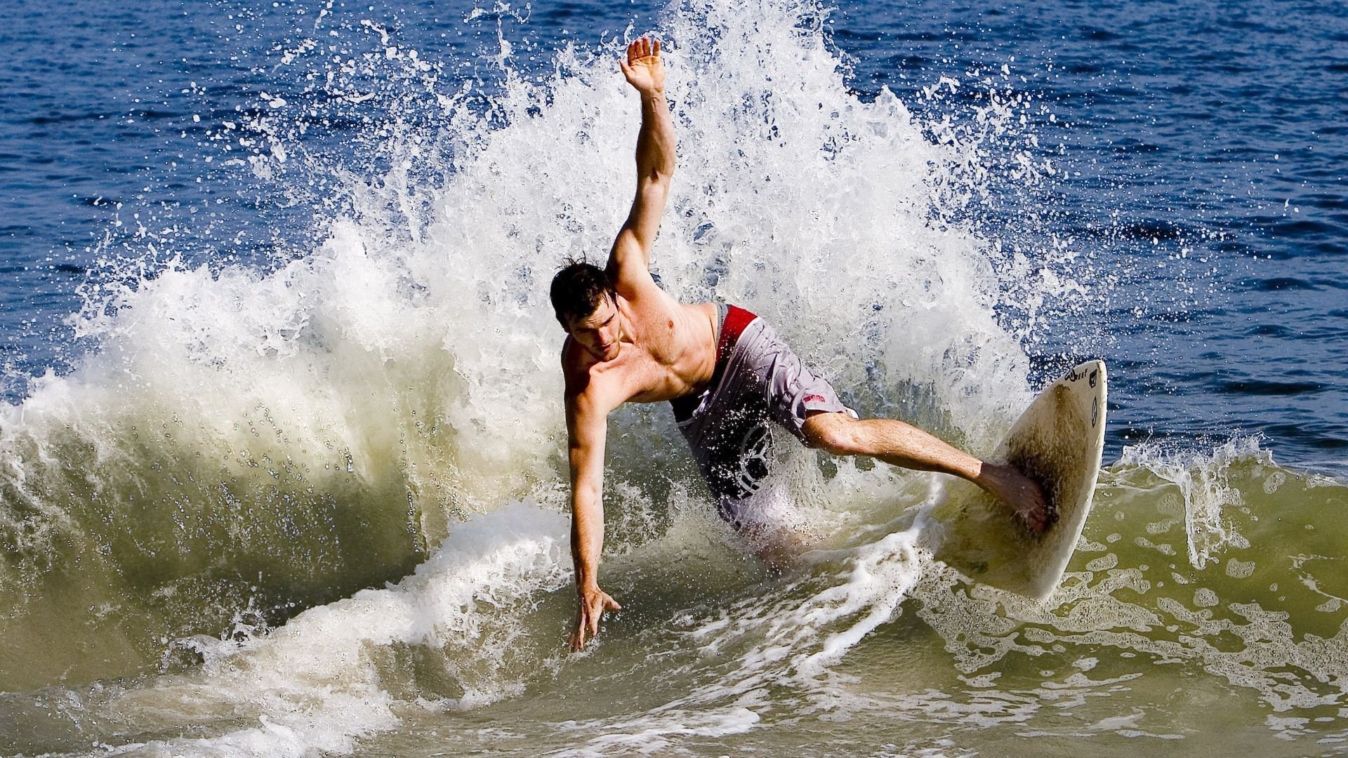 逆境中的勇士：伤病逆袭的励志故事感动无数，逆境中的人